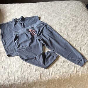 Chambray Figs scrub set with pink Drawstring